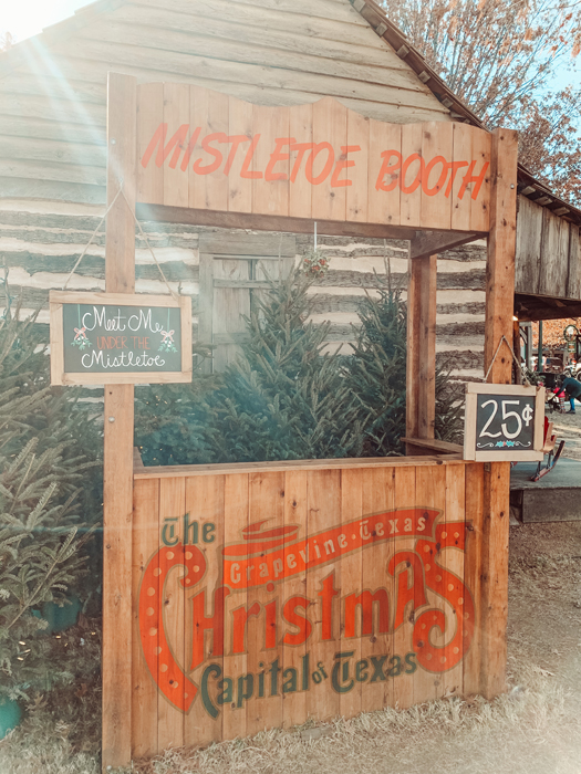 Mistletoe Booth Celebrate Christmas in Dallas, TX